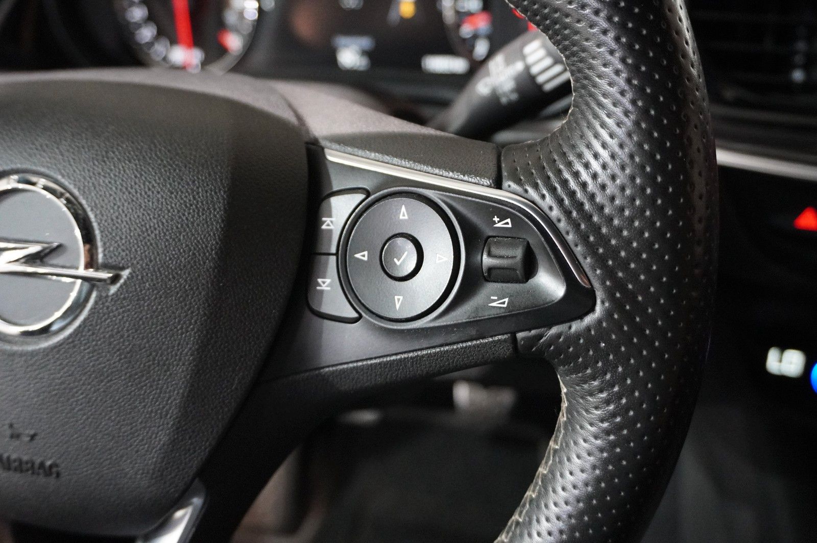 Fahrzeugabbildung Opel Insignia B GS 1.5T INNOV. NAVI/LED/KAMERA/SPORT