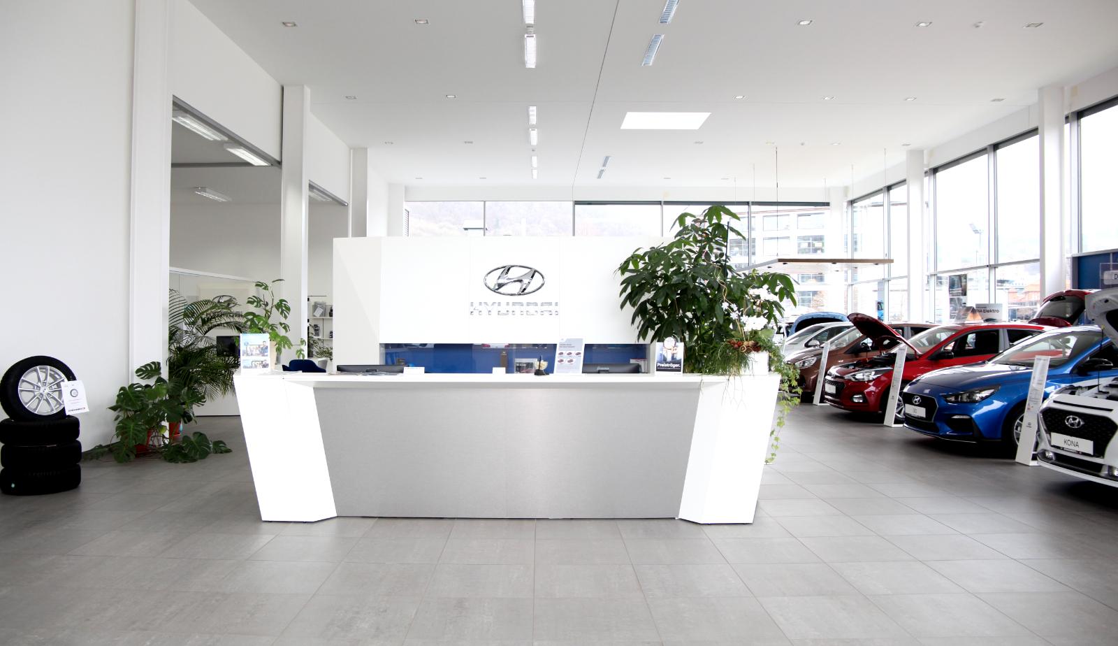 showroom-image-top