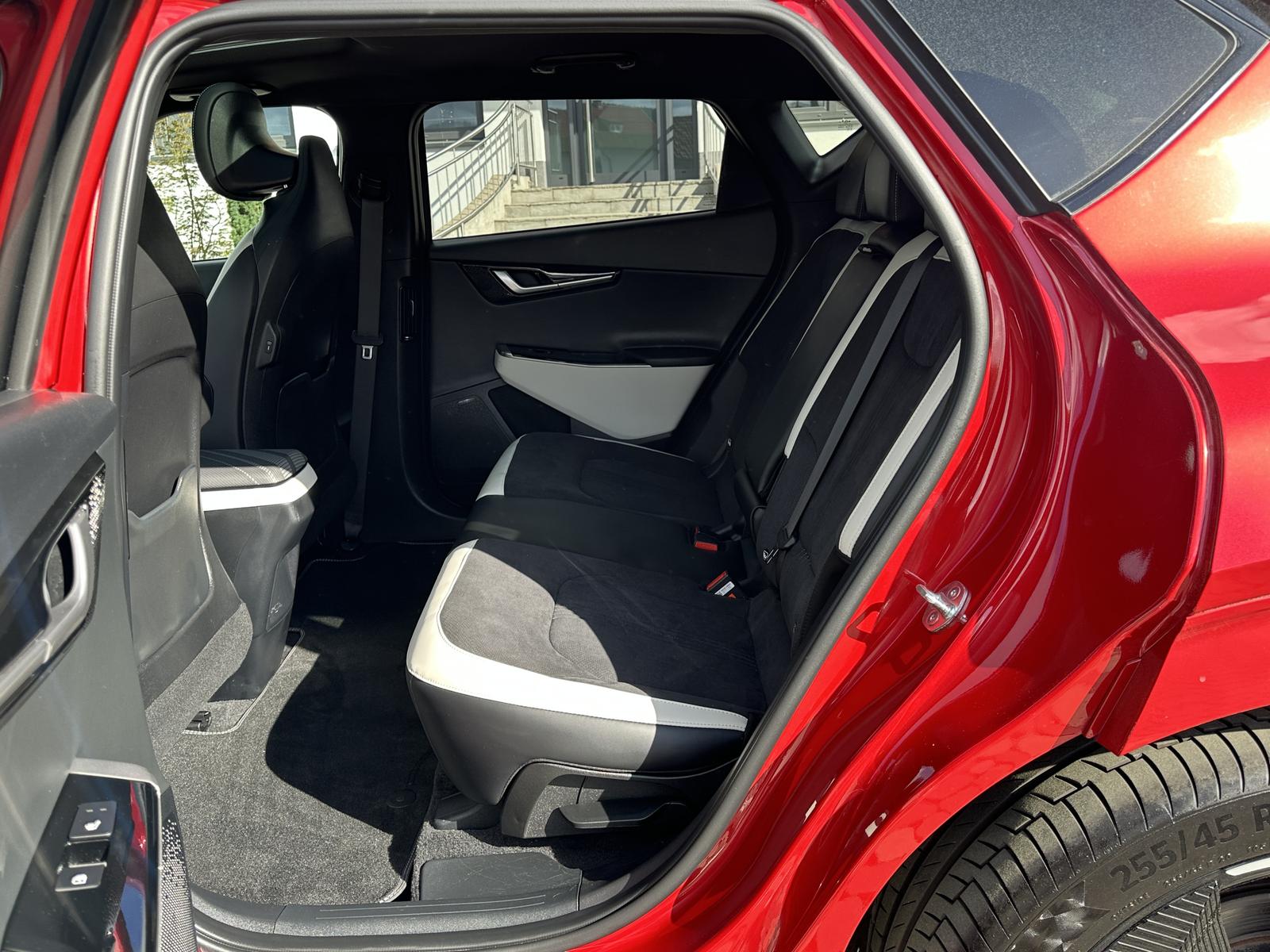 Kia EV6 GT-Line 77,4 kWh 228 ch • 17 300 km • Batterie 98,7 % • Head-up • Toit pano • Meridian