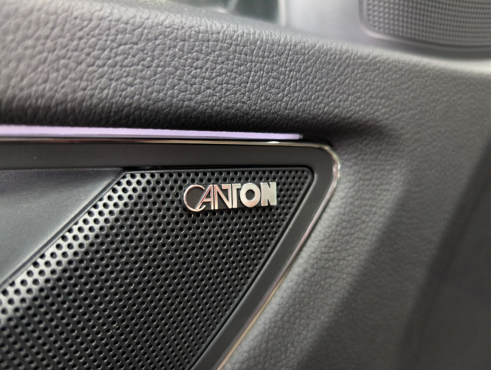 Fahrzeugabbildung SKODA Kodiaq L&amp;K 4x4 CANTON LEDER 360° ACC MEMO VIRT