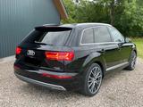 Audi Q7 e-tron 3.0 TDI quattro tiptronic - VOLL - Hybrid (Diesel/Elektro): Schwarz, Luftfederung, Geländewagen