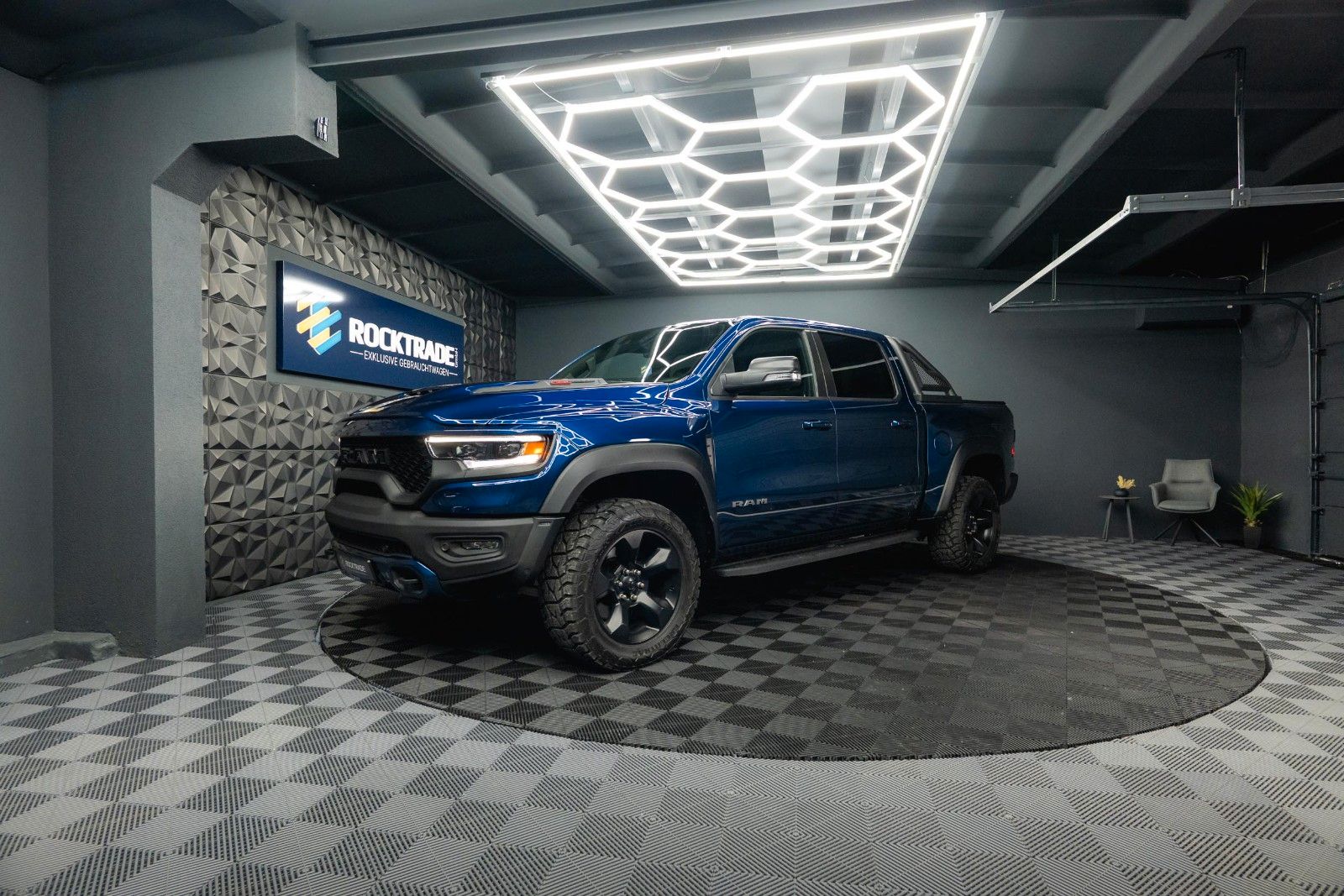Fahrzeugabbildung Dodge RAM 5.7 V8 HEMI 4x4 LARAMIE TRX OFFROAD PAKET