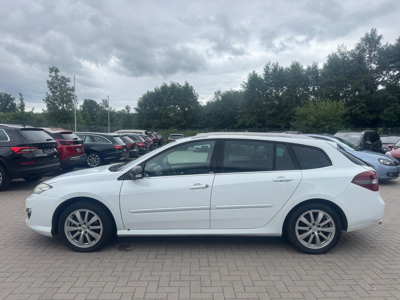 Renault Laguna 2011 — photo 8