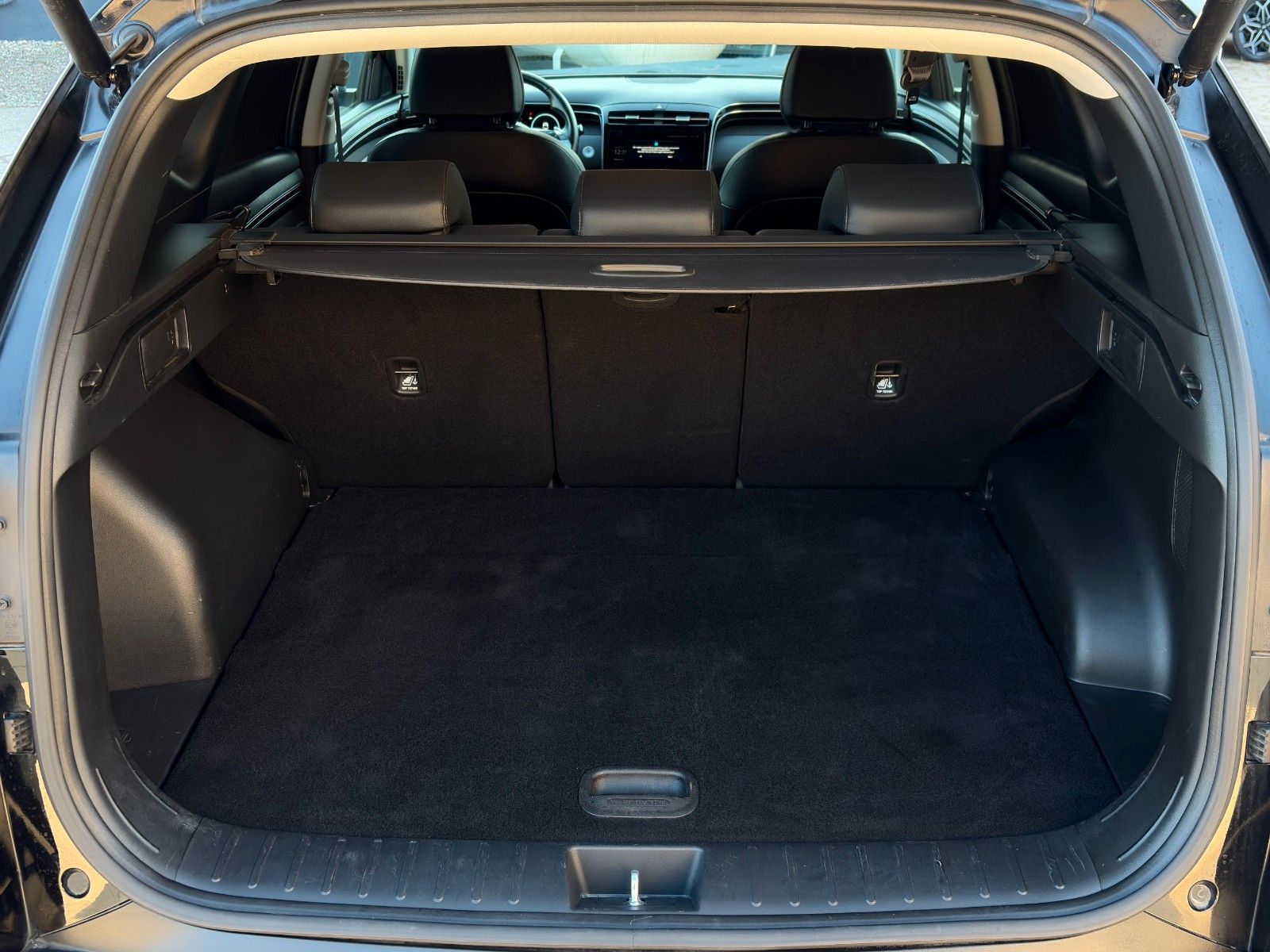 Fahrzeugabbildung Hyundai Tucson 1.6 T-GDI PHEV 4WD KRELL CarPlay 360° LHZ