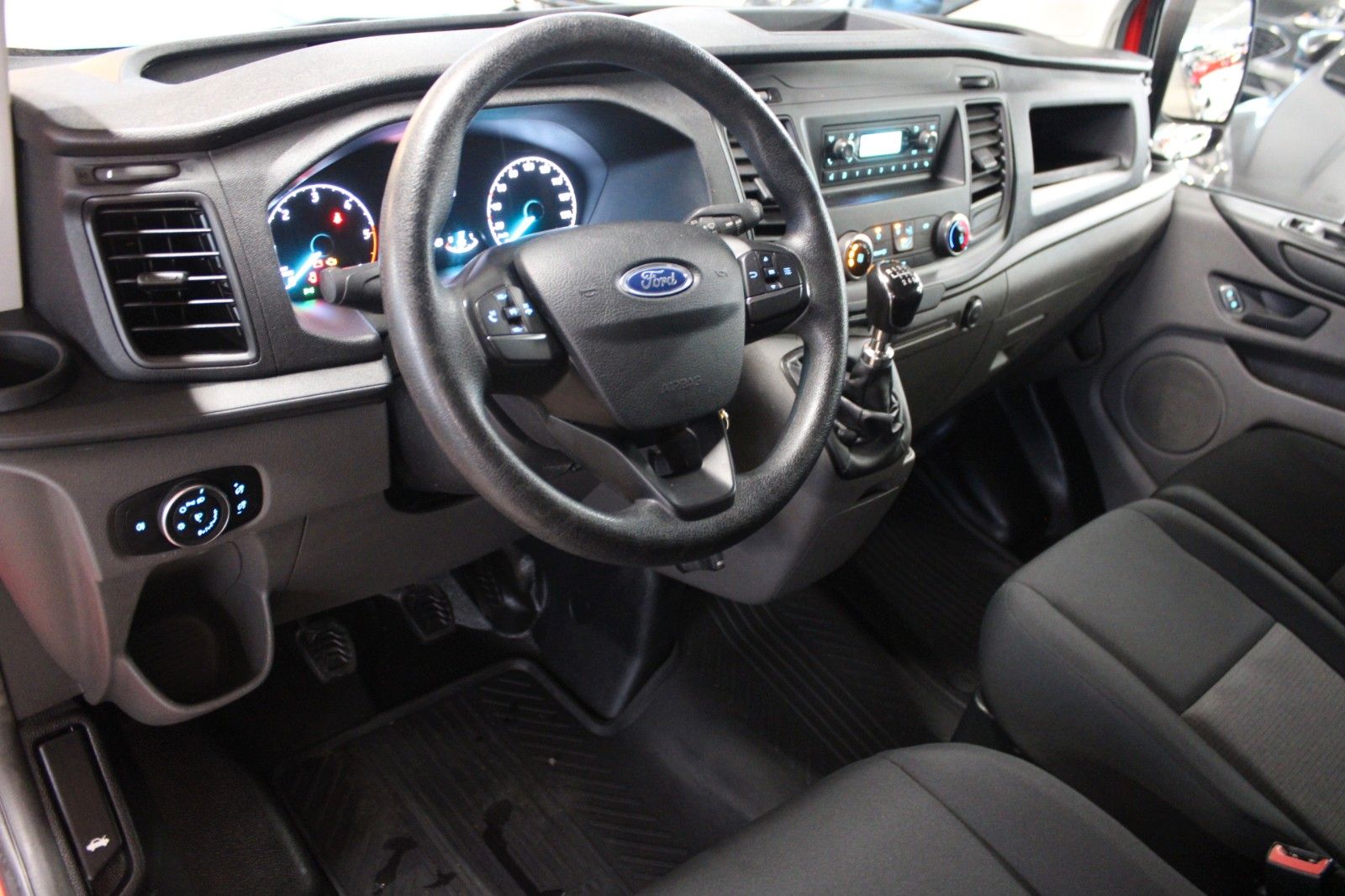 Fahrzeugabbildung Ford Transit Custom L1 Kasten AHK KLIMA 1.Hand