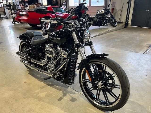 Fahrzeugabbildung Harley-Davidson FXBRS  Breakout 114 CUI mit Kesstech Auspuff