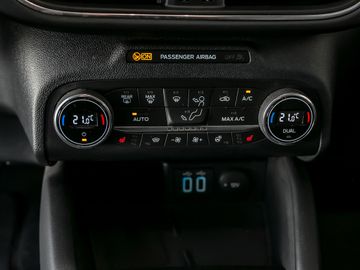 Ford Kuga 2.5 Plug-In Hybrid Vignale Stauassistent