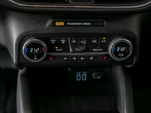 Ford Kuga 2.5 Plug-In Hybrid Vignale Stauassistent