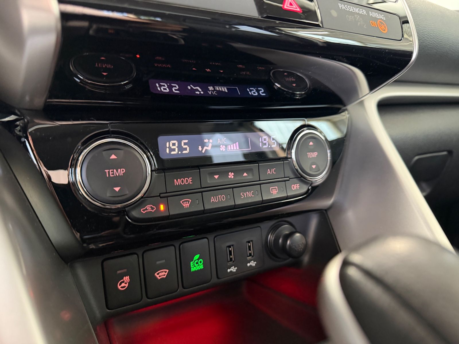 Fahrzeugabbildung Mitsubishi Eclipse Cross 1.5 CVT Intro Edition 2WD AHK HUD