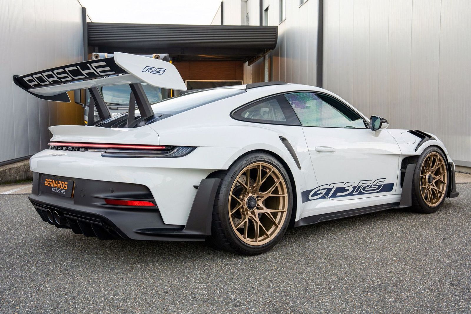 Porsche 992 (992) GT3 RS - Pure White - Carbon - BOSE - imagem 2