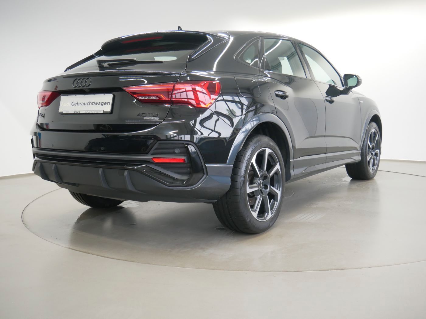 Audi Q3 Sportback 40 TDI quattro S line MATRIX PANO foto 6