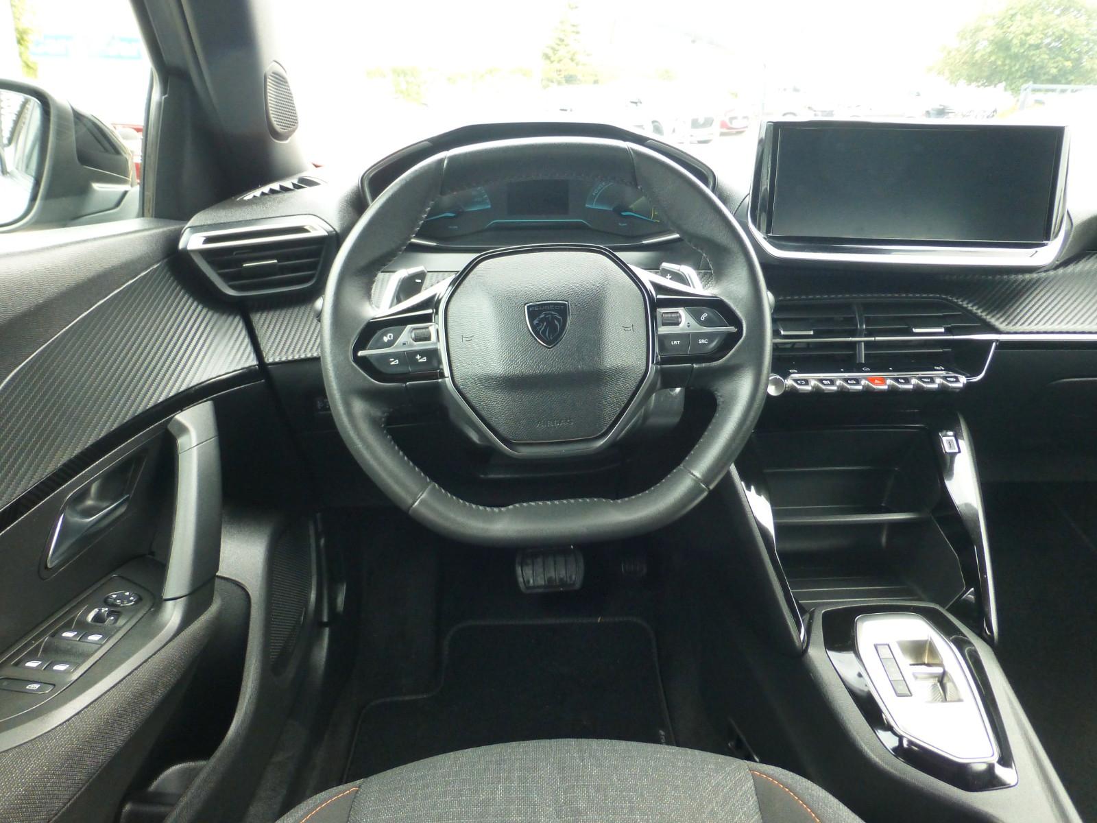 Peugeot 2008 Hybrid 136 Style *PDC, DAB, APPLE CAR PLAY*