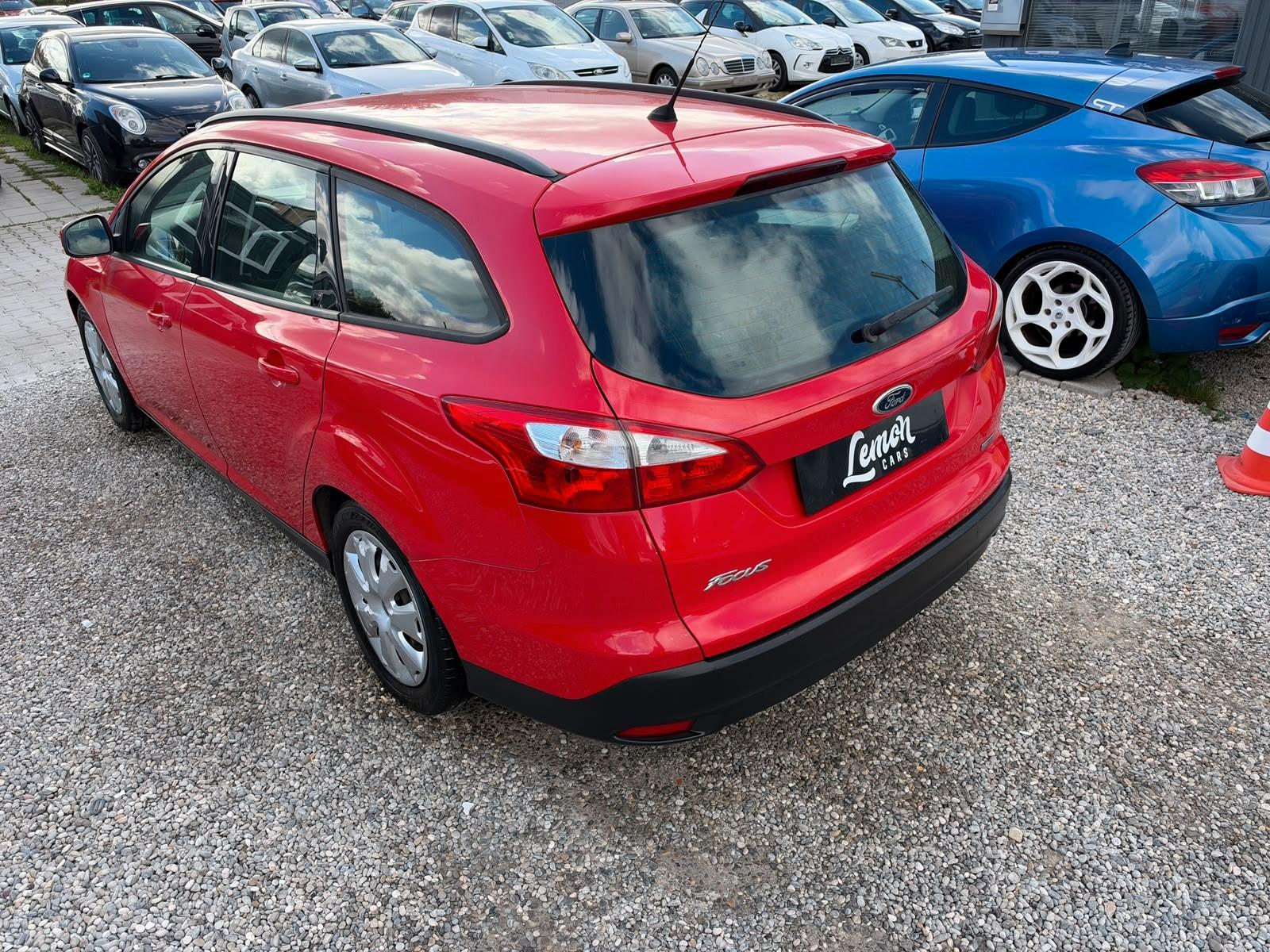 Ford Focus 2011 — photo 20