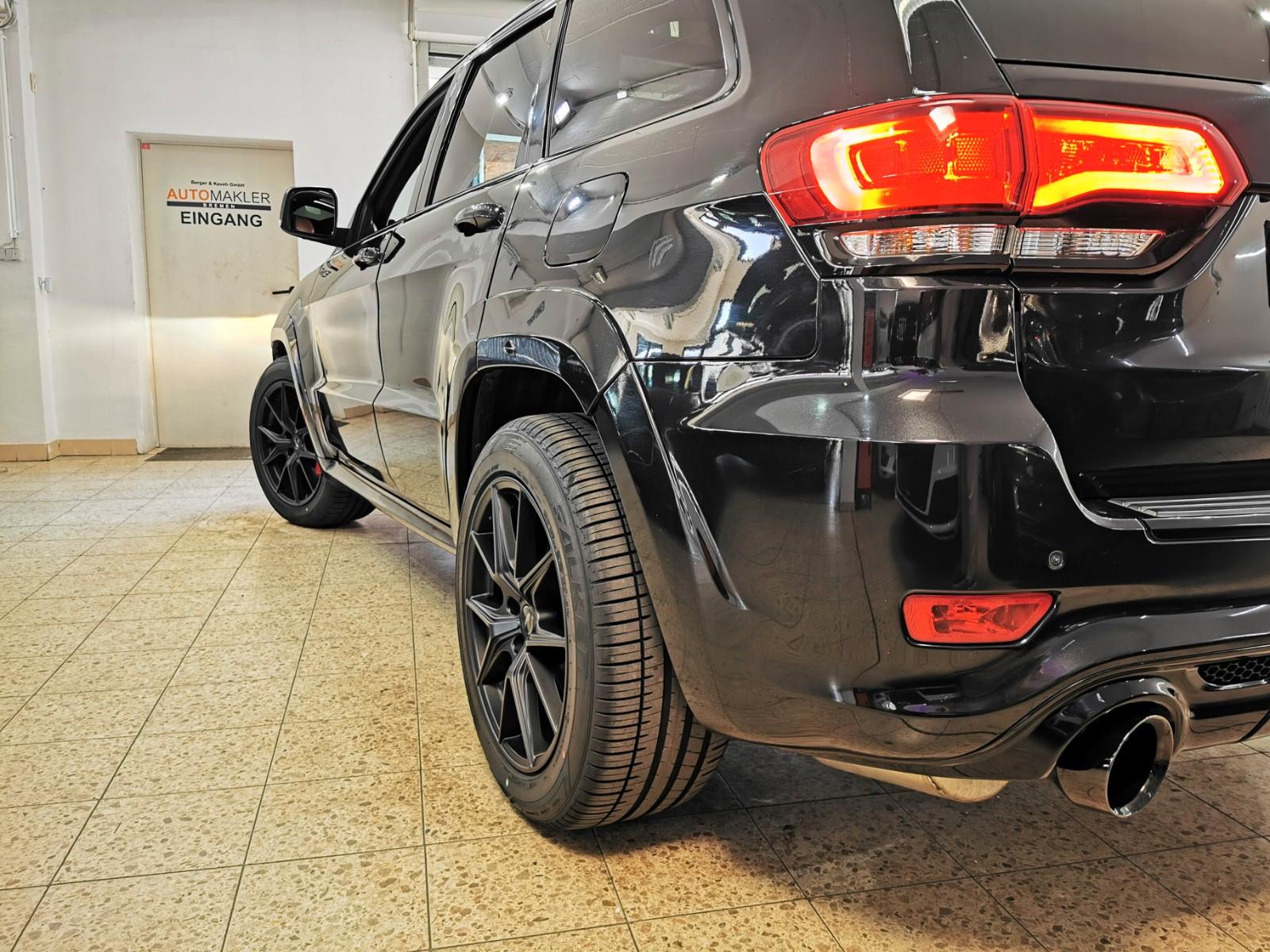Jeep Grand Cherokee SRT 6.4 V8 HEMI 468 ch • 4x4 • Skyhook • Harman Kardon • Toit Panoramique