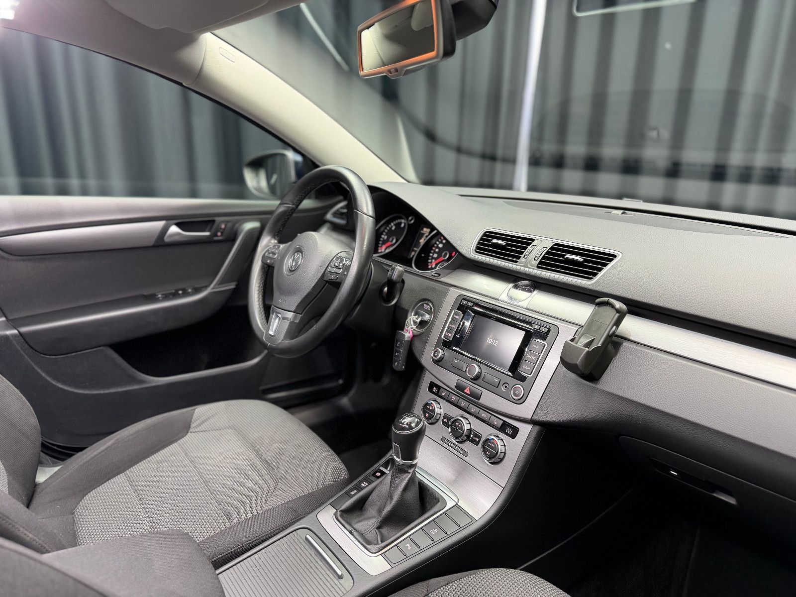 Fahrzeugabbildung Volkswagen Passat Lim. 2.0 TDI Comfortline|PDC|NAVI|AHK