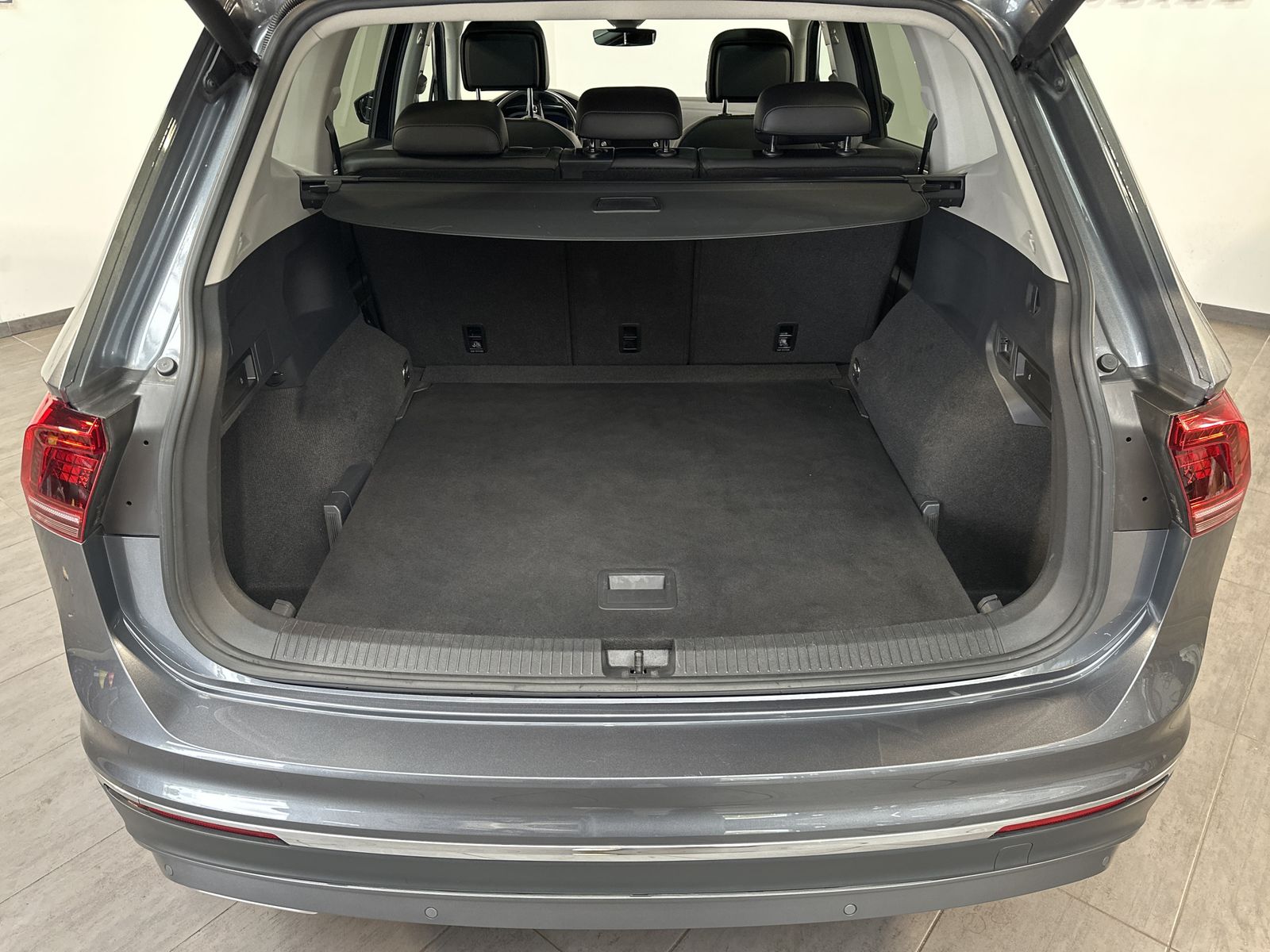 Fahrzeugabbildung Volkswagen Tiguan Allspace 1.5 TSI DSG HL NAV+LED+ACC+VCOCK