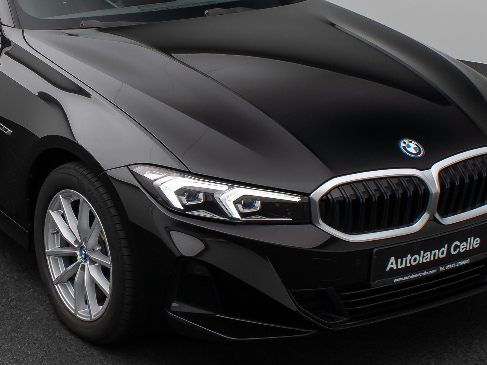 Fahrzeugabbildung BMW 330e DAB CockPit+ PDC Geschwindigkeitsreg Sport