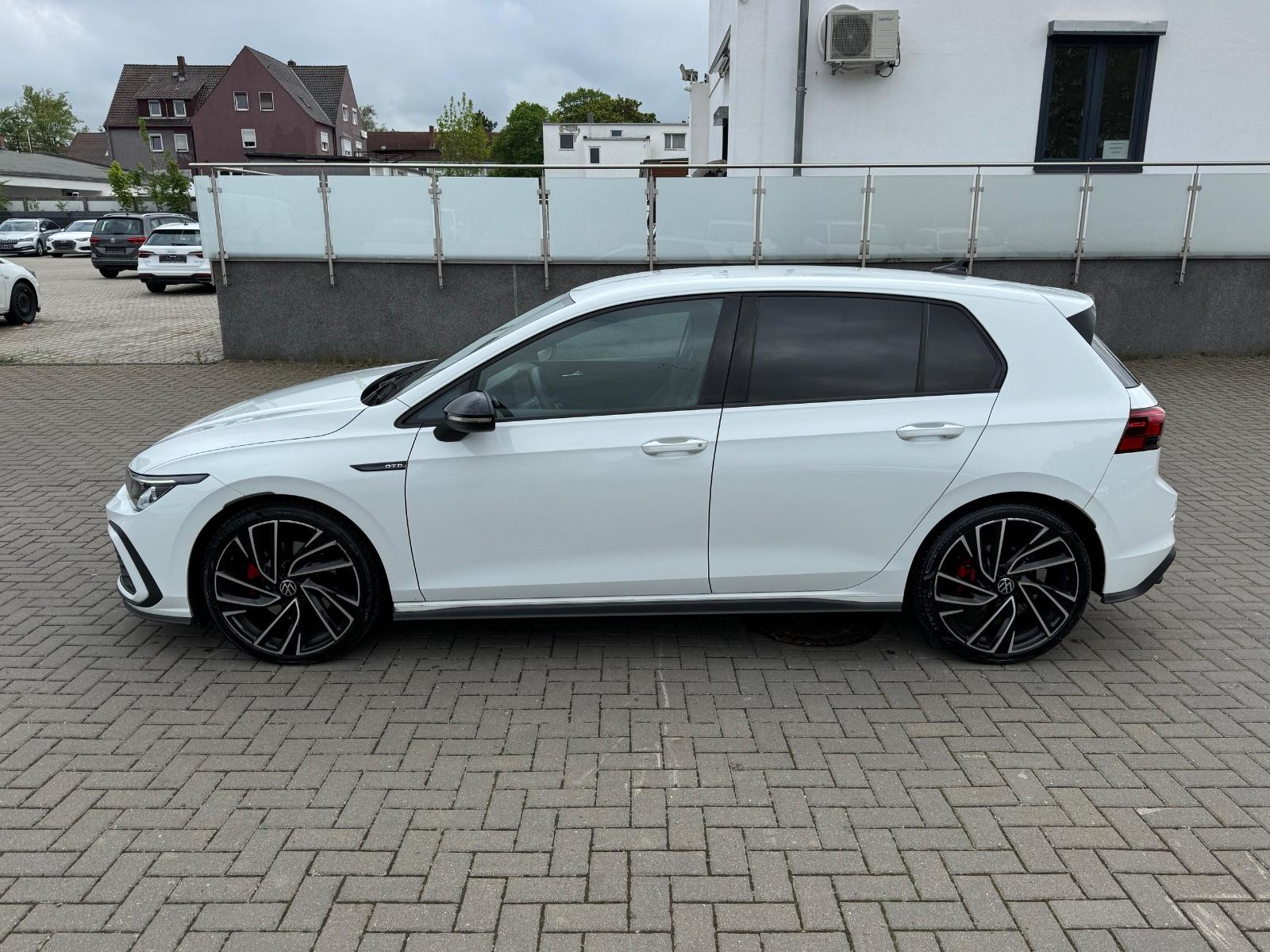Volkswagen Golf VIII Lim. GTD/DSG/SHZ/TEMP/VIRT/NAV/PDC/LED