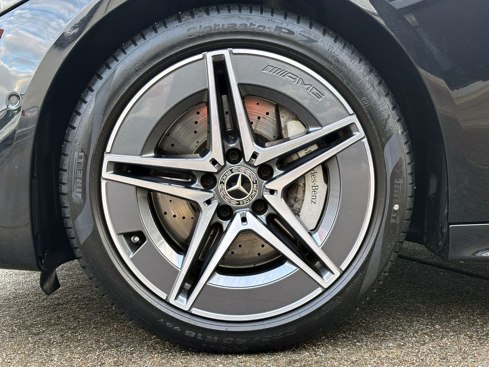 Fahrzeugabbildung Mercedes-Benz C220d T-Modell AMG-Line 360° ACC PANO HUD LED BT