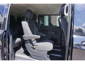 Mercedes V 220 - 8