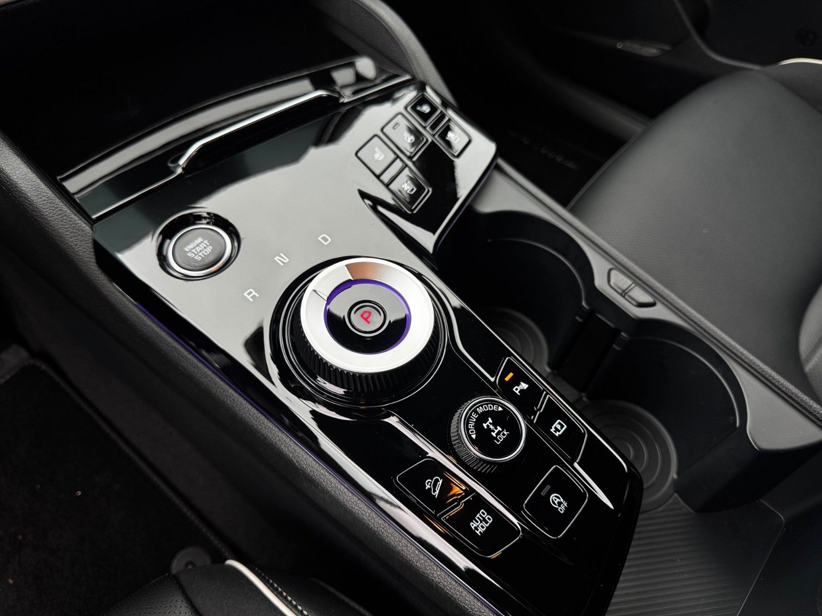 Fahrzeugabbildung Kia SPORTAGE 180PS AWD GTL DRIVEP. SOUNDP.