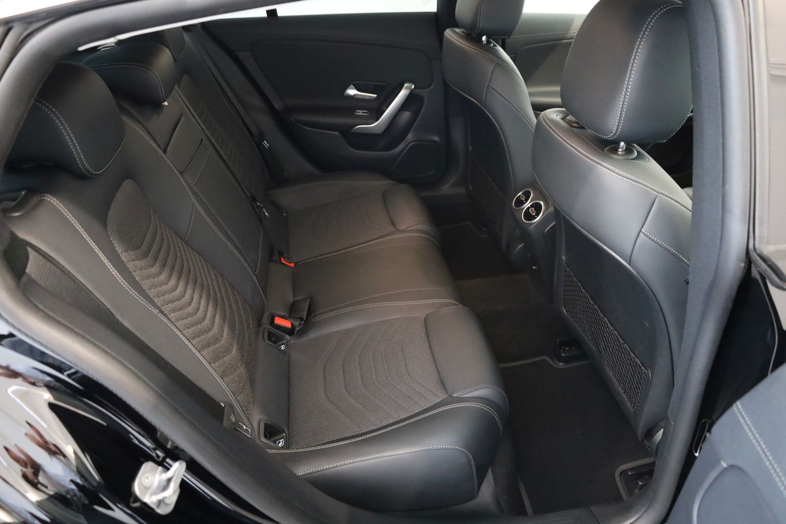 Fahrzeugabbildung Mercedes-Benz CLA 220d SB Progressive,SH,Navi,LED,Kamera +WR