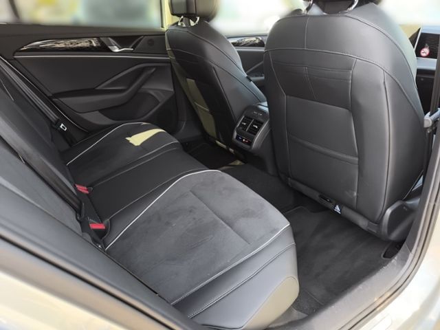 Fahrzeugabbildung Volkswagen Passat Variant 2.0 TDI DSG Elegance AHK IQ-LIGHT
