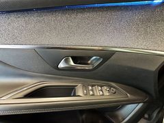 PEUGEOT 3008 GT-Line Navi LED Kamera Panorama