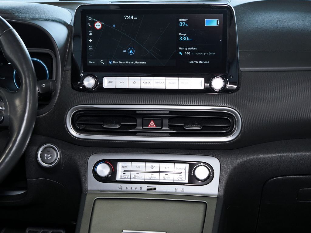 Fahrzeugabbildung Hyundai KONA PRIME ELEKTRO 2WD SHZ LHZ HUD NAVI KAMERA