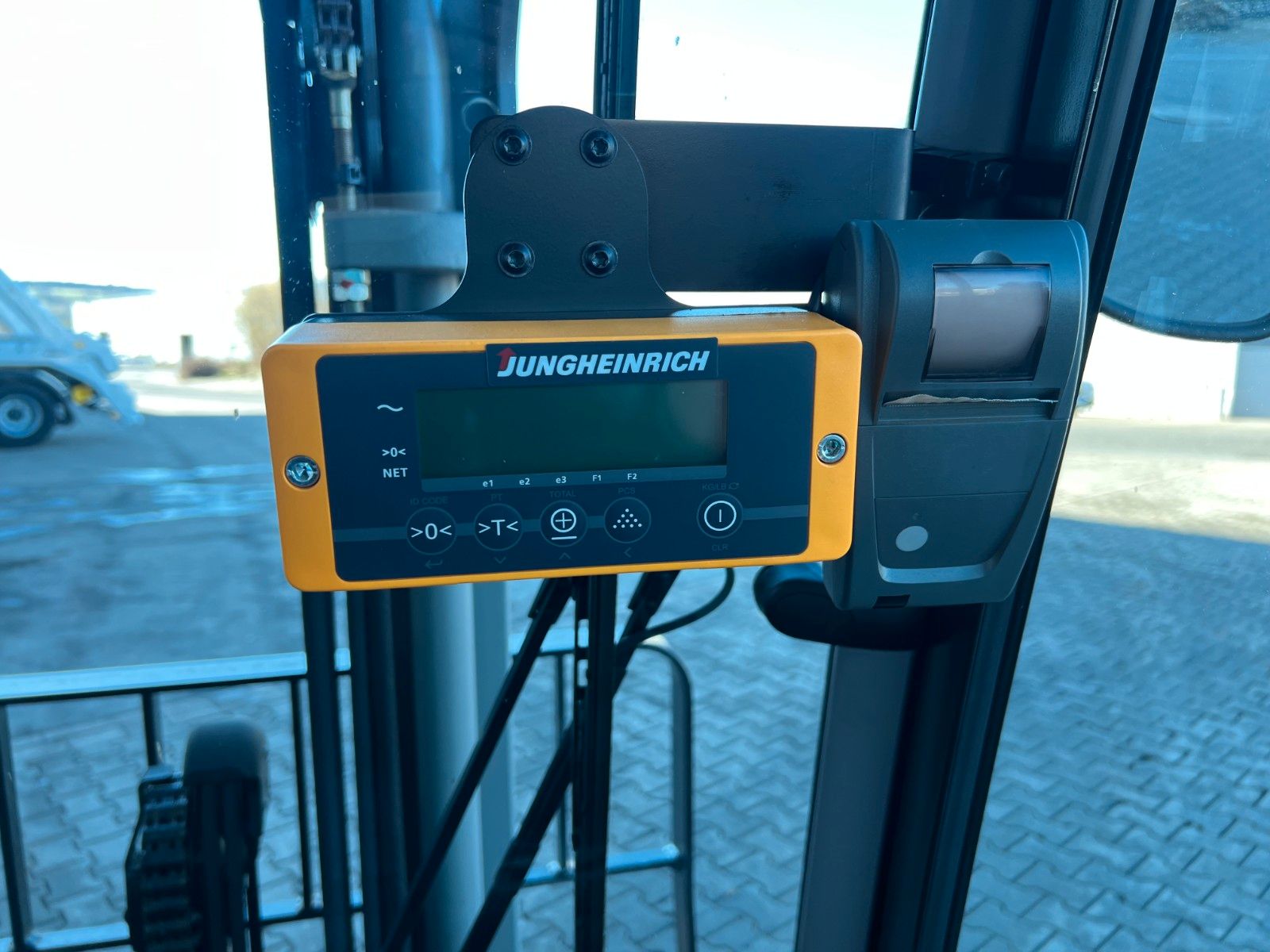 Fahrzeugabbildung Jungheinrich EFG 215 / Triplex: 4.25m! / SS / nur 995h! Waage