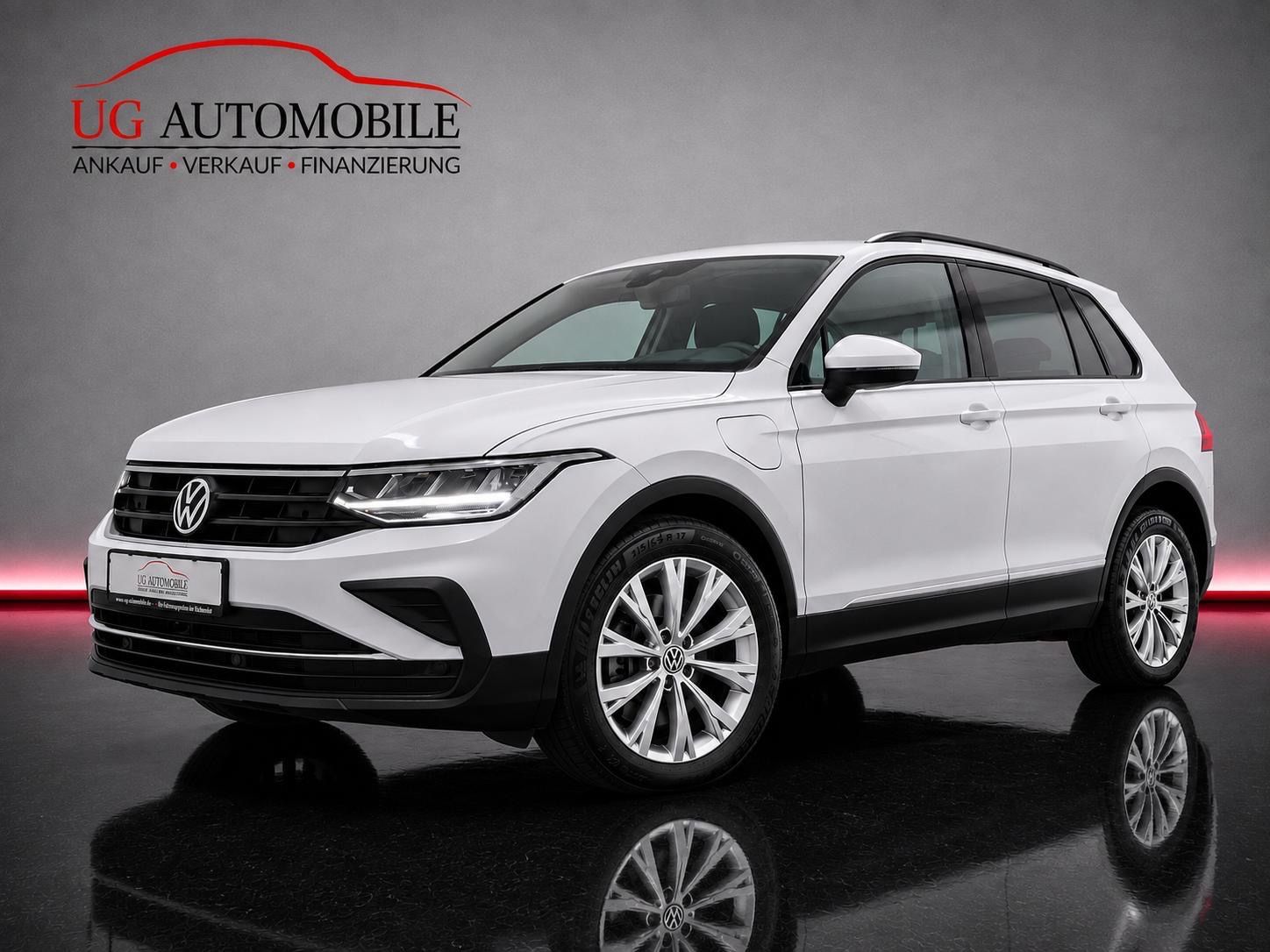 Volkswagen Tiguan - 1