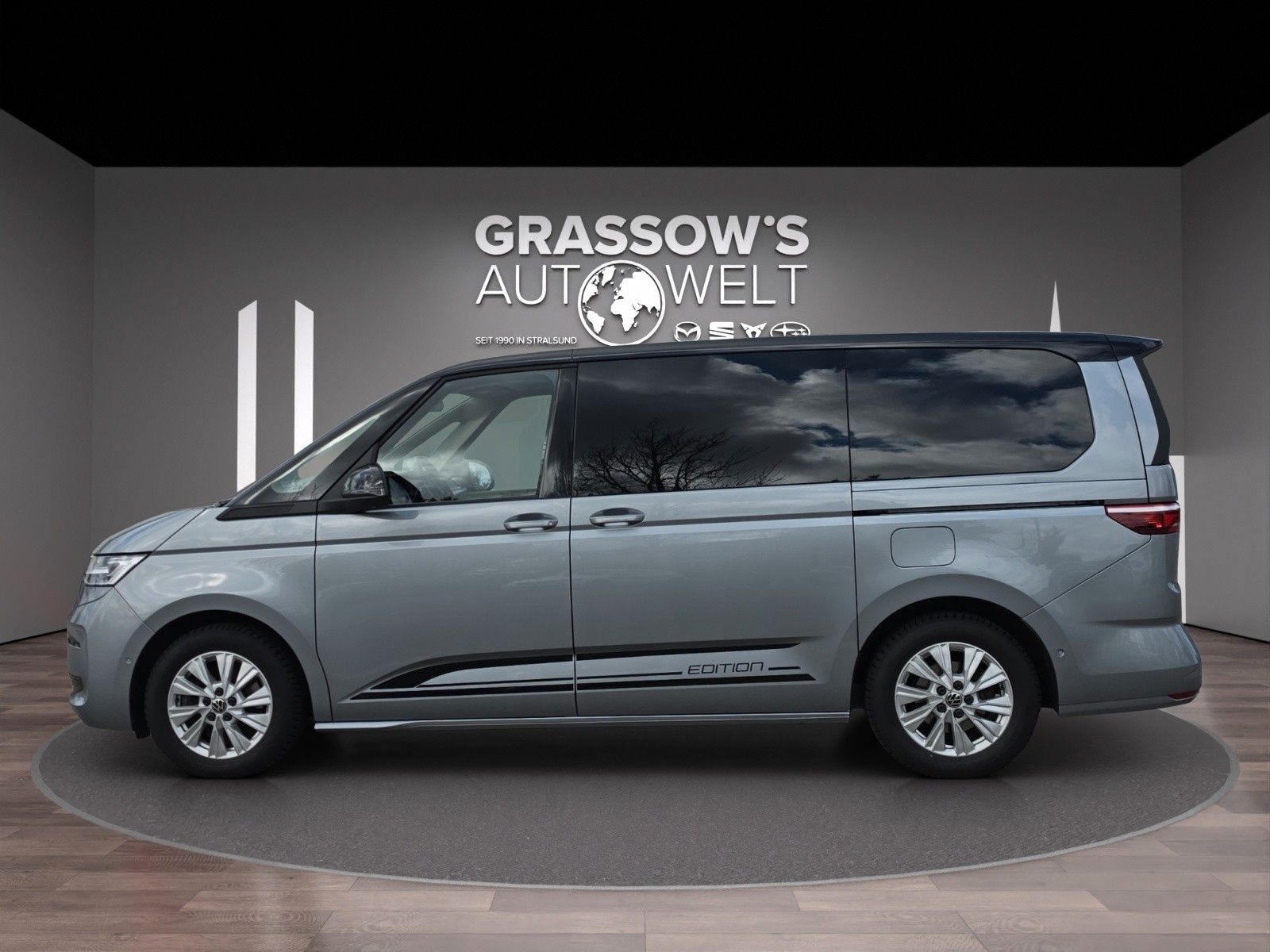 Fahrzeugabbildung Volkswagen Multivan T7Edition lang 2.0TDi DSG AHK/STHZ/PANO