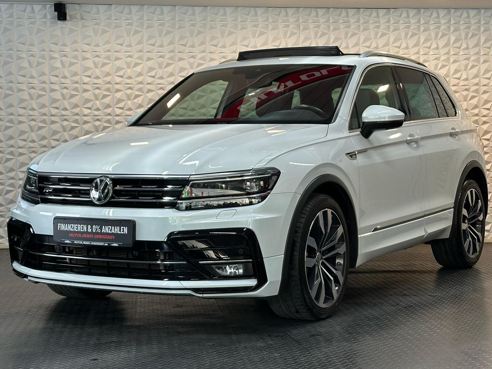 VW Tiguan 2.0TDI R LINE 4M PANO#LED#AHK#ACC#HUD#SH - Image 4