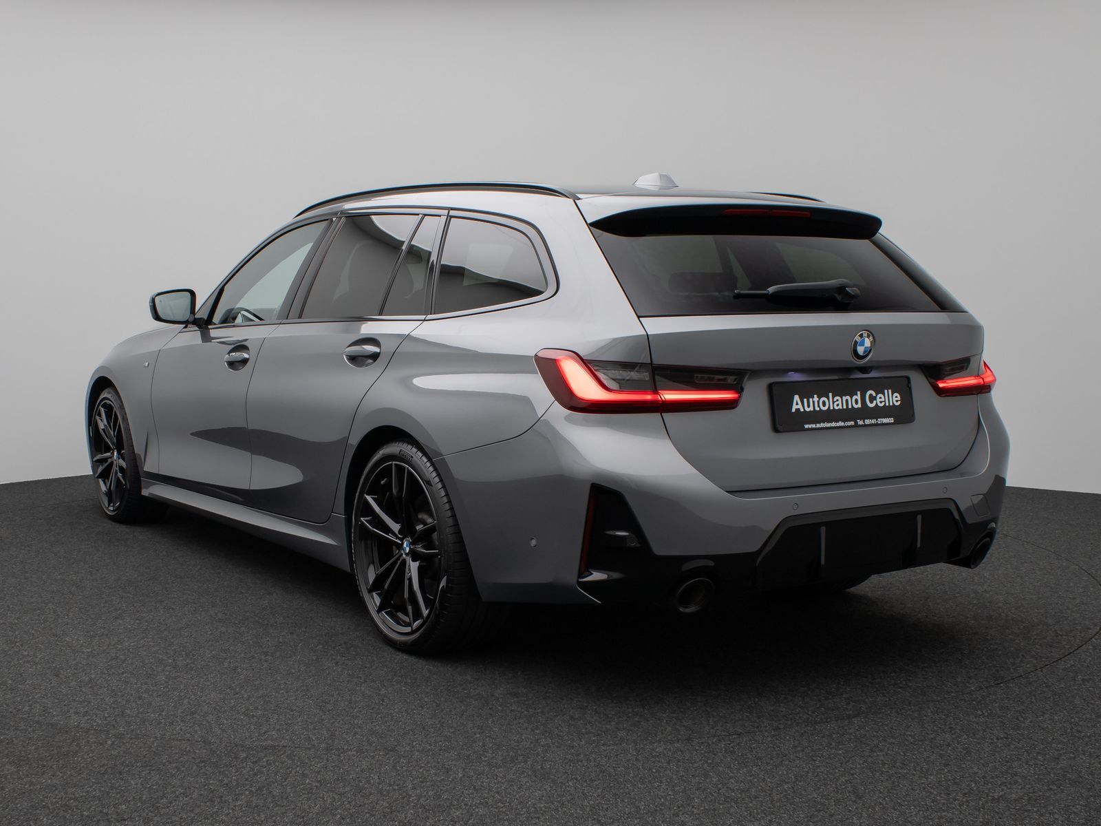 Fahrzeugabbildung BMW 330i xD M Sport Kamera HUD DAB HiFi Parks 19Zoll