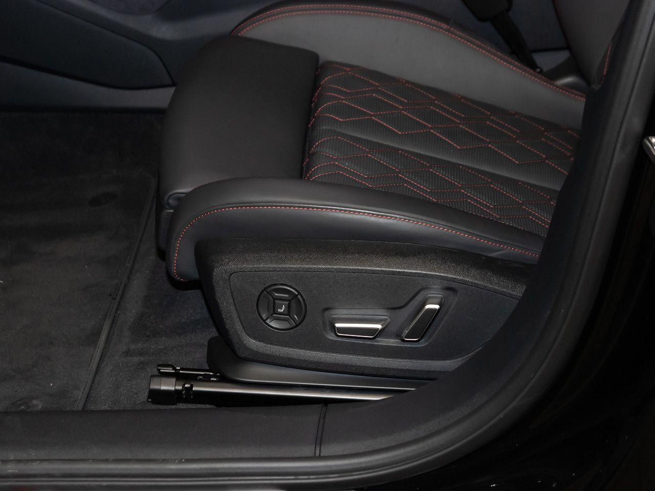 Audi S6 e-tron - Bild 26