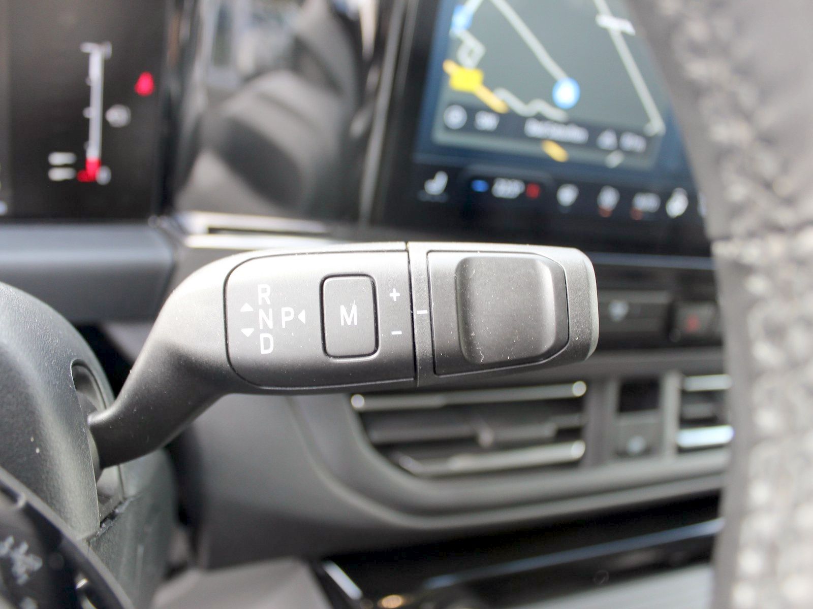 Fahrzeugabbildung Ford Tourneo Custom 320 L1 Tourneo Titanium X AWD