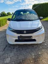 Aixam City crossline perlmuttweiß mit schwarzem Dach - Aixam City mit Diesel-Antrieb: Automatik