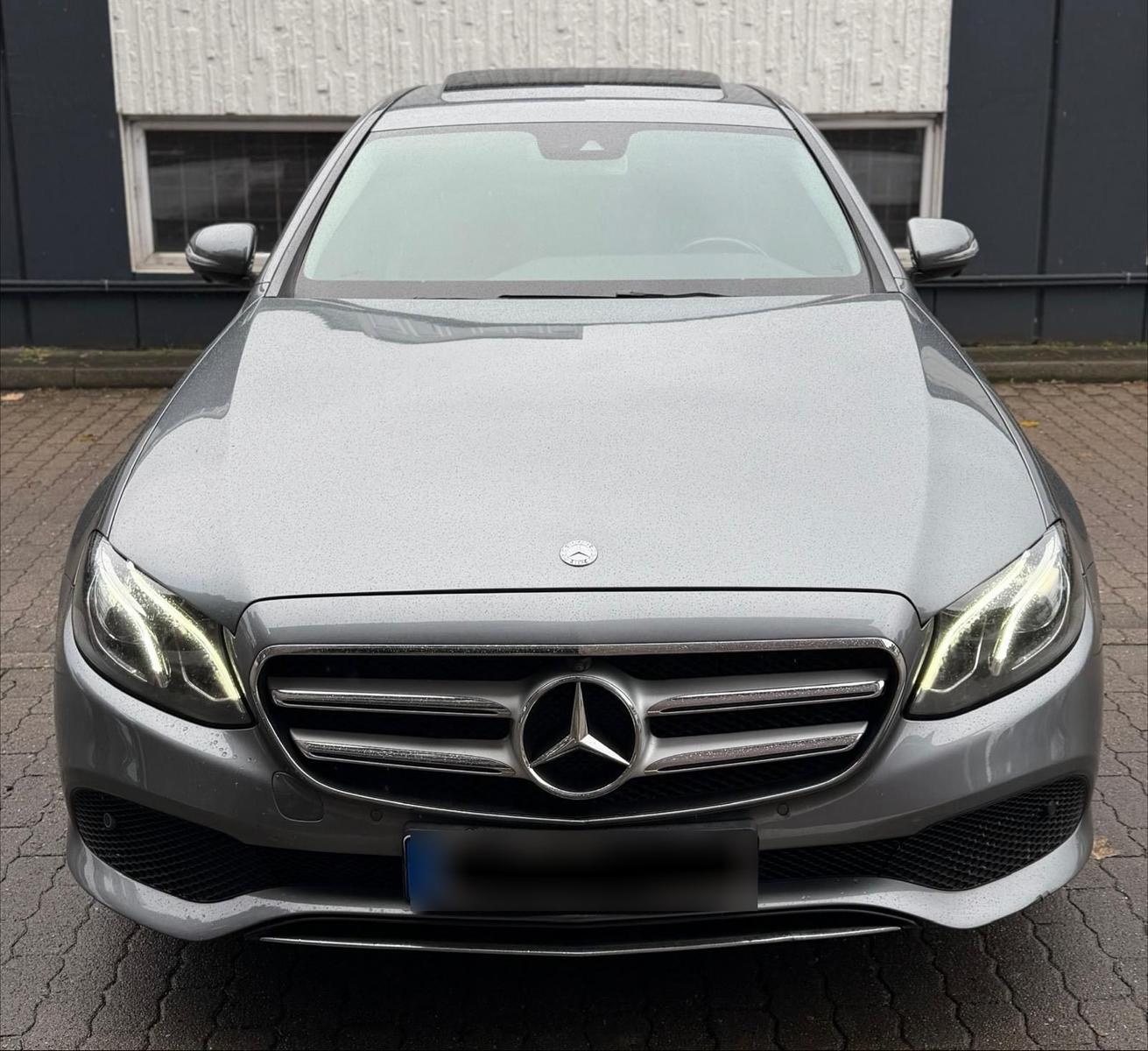 Mercedes-Benz E 220