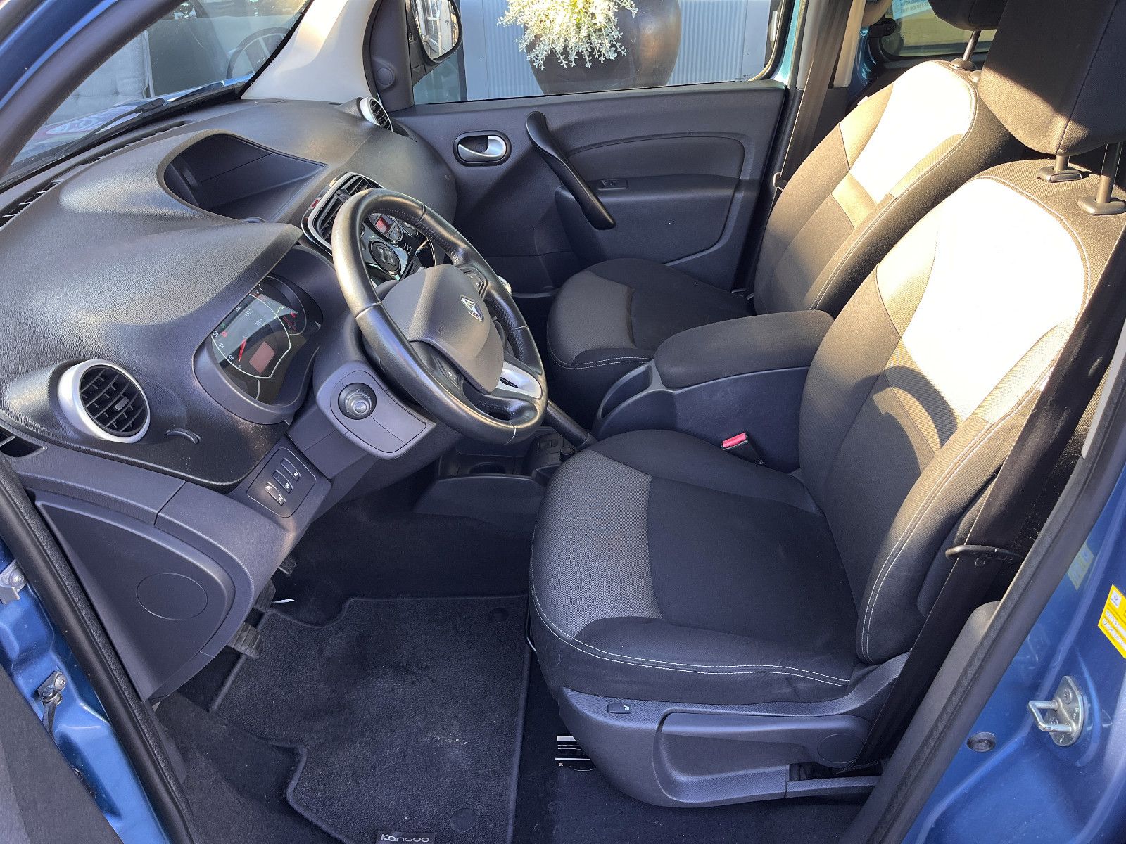 Fahrzeugabbildung Renault Kangoo Limited 1.2
