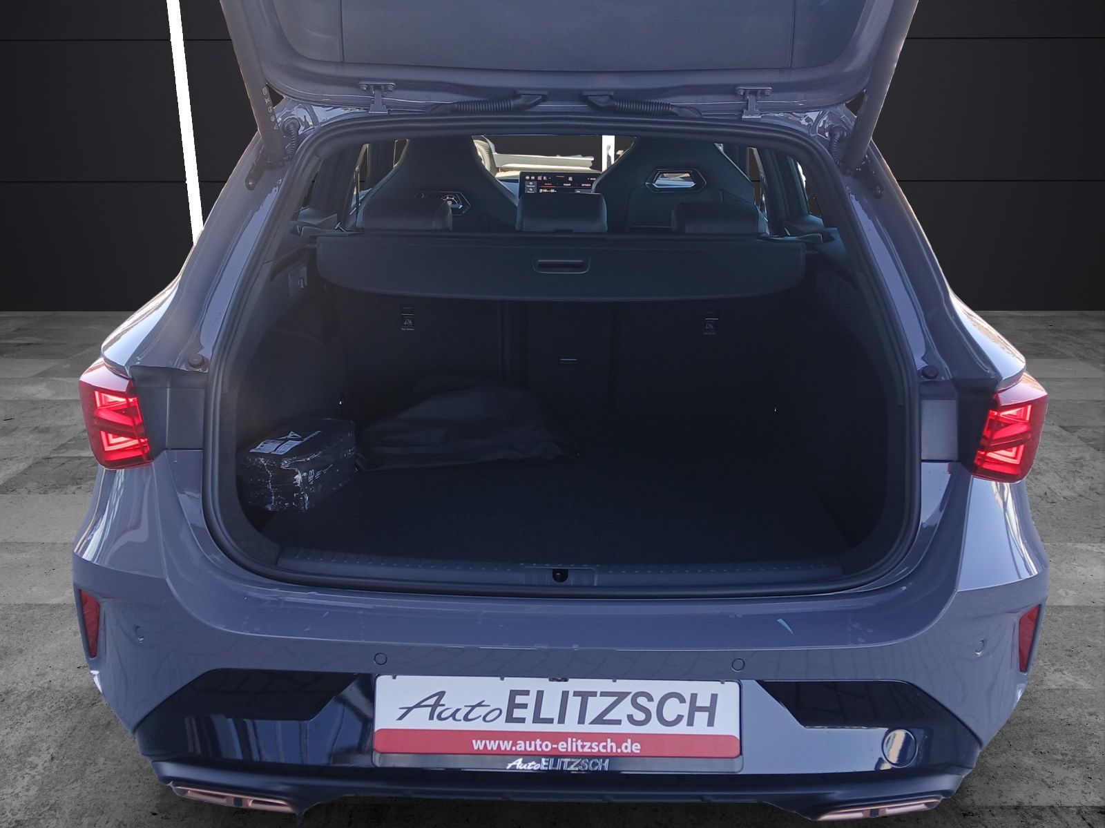Fahrzeugabbildung CUPRA Leon Sportstourer 1.5 e-Hybrid AHK EdgeP.Navi