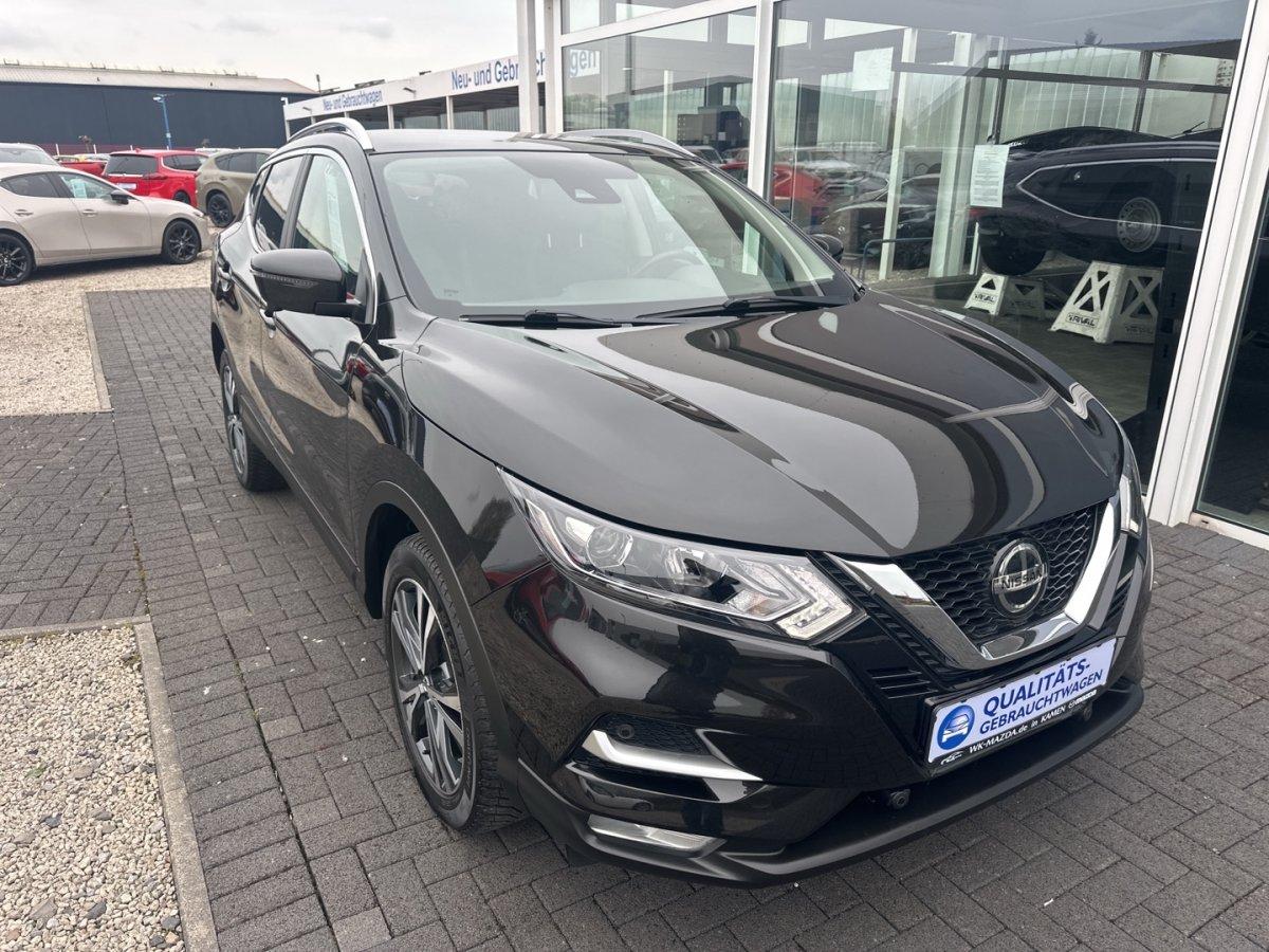 Nissan Qashqai 1.3 N-Connecta aAHK Panoramadach
