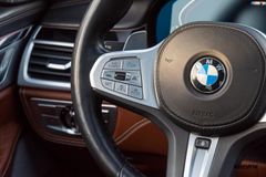 BMW M760 – 19 / 36