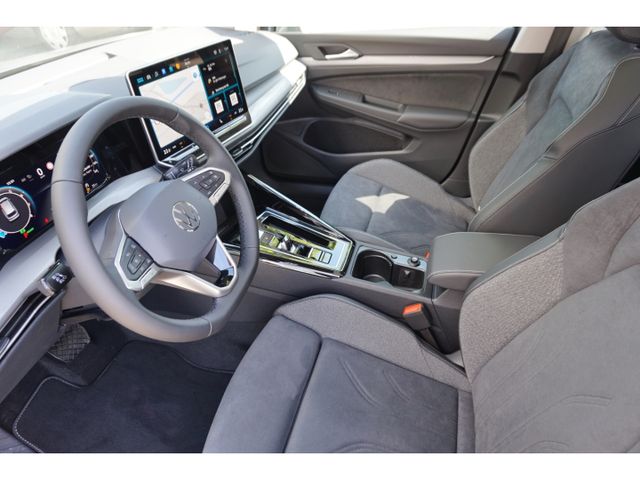 Golf Variant VIII 1.5 eTSI DSG Style *AHK*PANO*