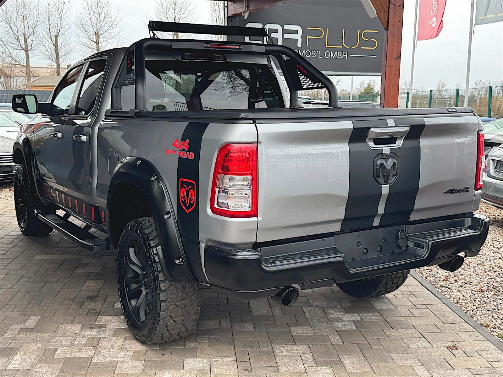 Fahrzeugabbildung Dodge RAM 5.7 V8 HEMI Night Editon Offroad 4x4 LONGBED