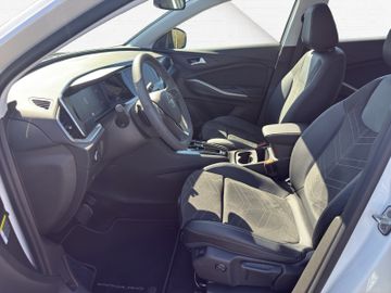 Fotografie des Opel Grandland (X) Grandland GS AT Alcantara Navi 360°Kamera LED