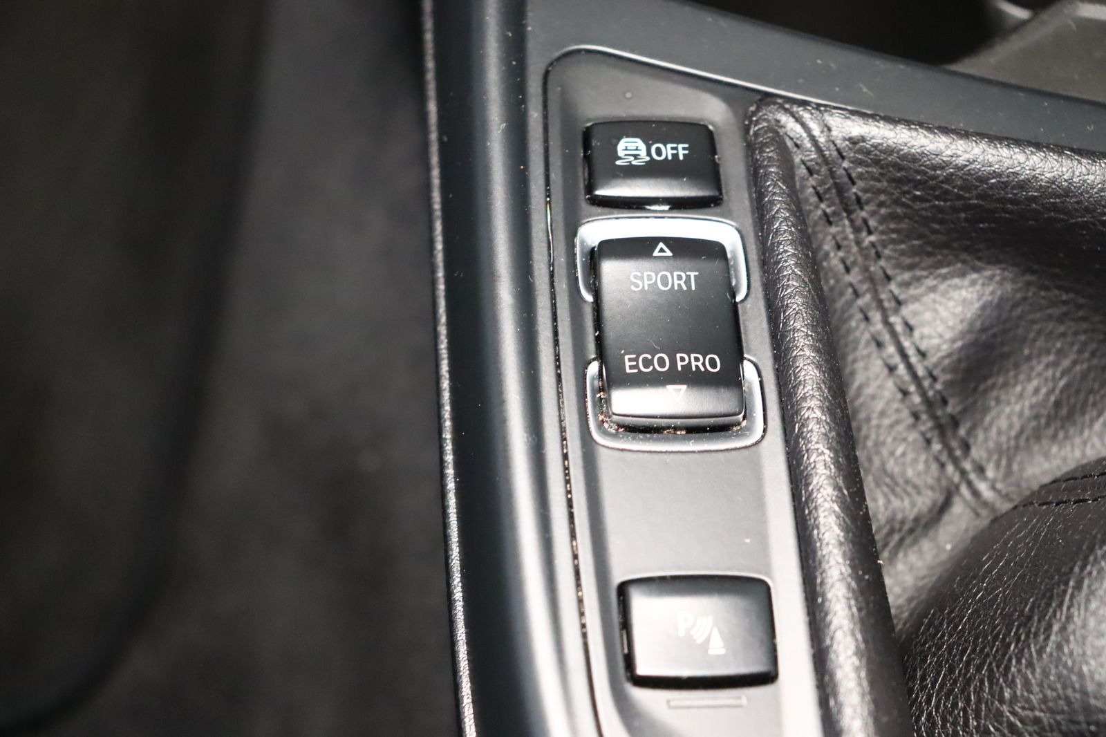 Fahrzeugabbildung BMW 118 d Sport-line * Bi-Xenon * PDC * Tempomat