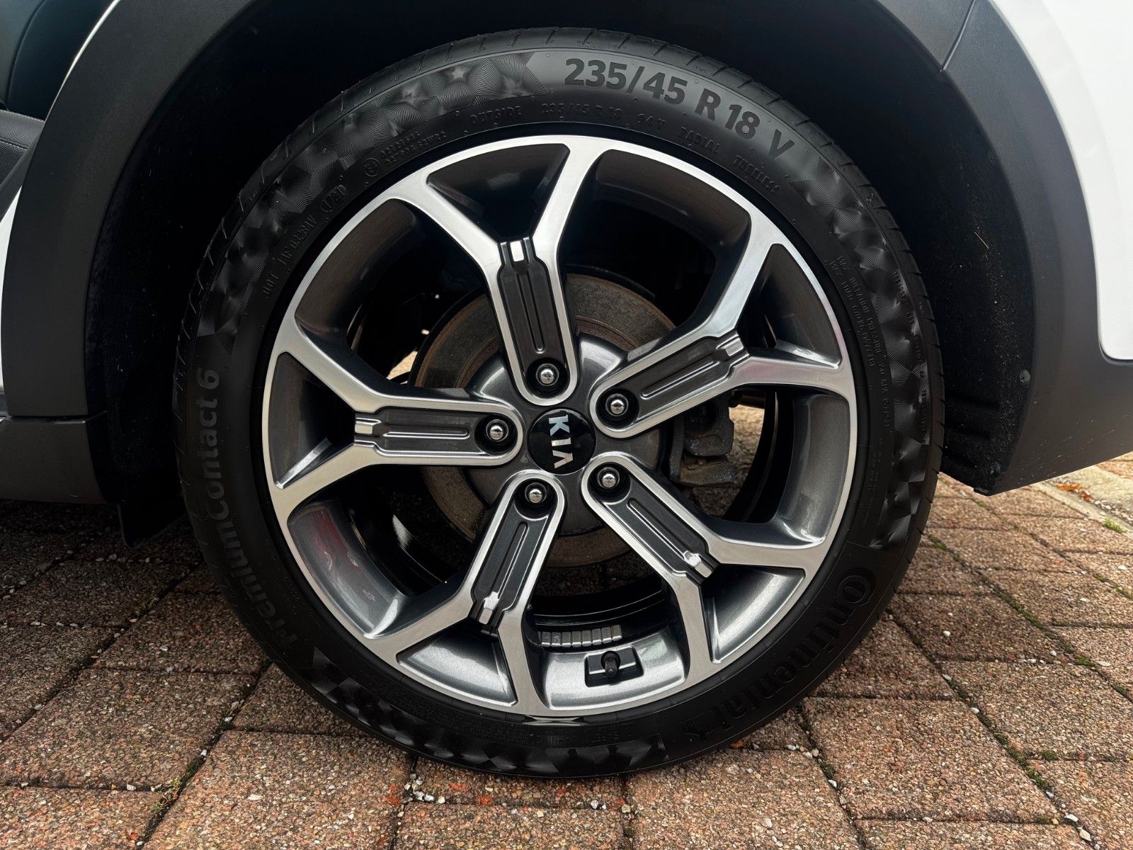 Fahrzeugabbildung Kia XCEED 1.5T SPIRIT 160PS NAV GLASDACH