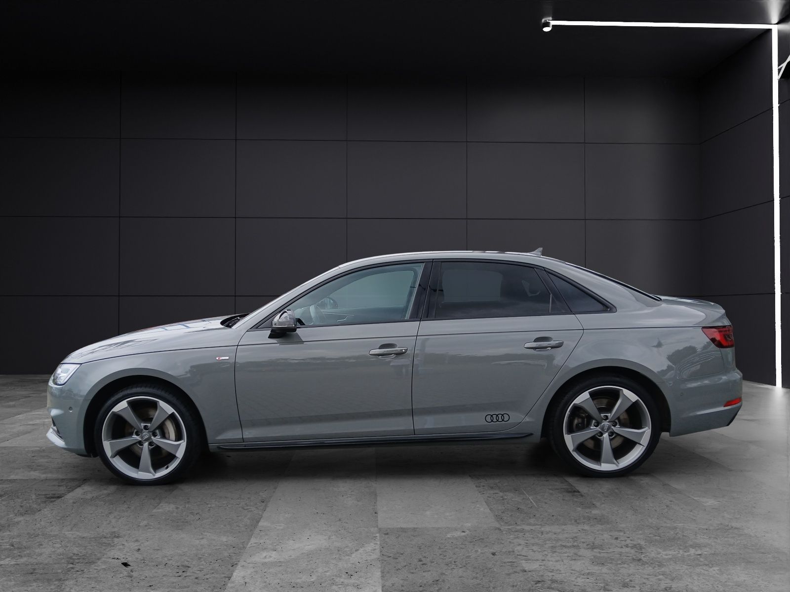 Fahrzeugabbildung Audi A4 TFSI sport S-Line-Black LED AHK Navi AVC ACC
