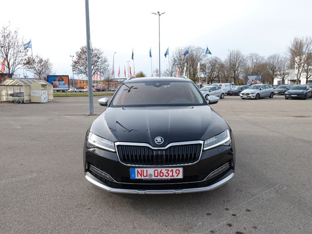 Skoda Superb Combi Scout 4x4 2,0TDI DSG Matrix Navi