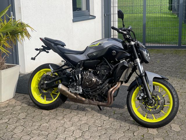 Yamaha MT-07 Nigth Fluo *1 Hand*Neuwertig*A2 möglich*